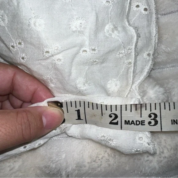 White Eyelet Romper XL - Picture 12 of 12